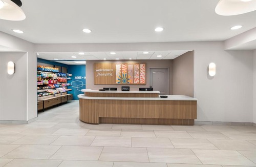 New Castle Hotel | Hampton Inn & Suites New Castle, PA