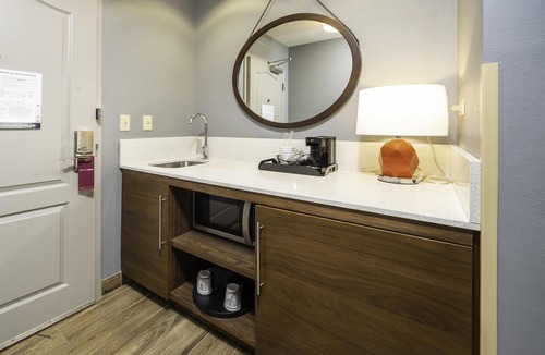 New Iberia Hotel | Hampton Inn & Suites New Iberia Avery Island