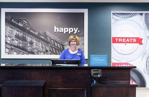 Rochester Hotel | Hampton Inn & Suites Rochester-North