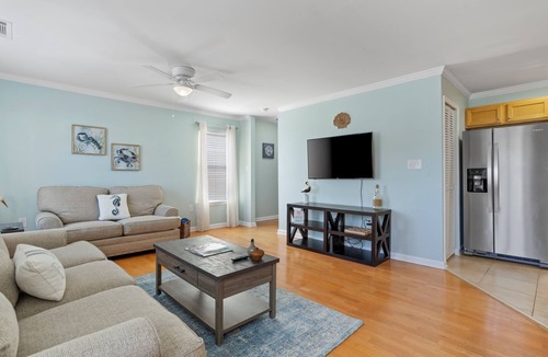 Gulf Park Estates Condo | Harbor Landing in Ocean Springs. Waterfront. Pool and Boat Slip!