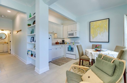 Biloxi Apartment | Harbor Oaks Haven: Walk to Front Beach & Downtown!