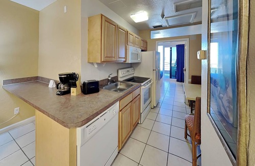 Lenox Park Condo | Harbour Beach Resort 103 | Ground-Floor Poolside Condo