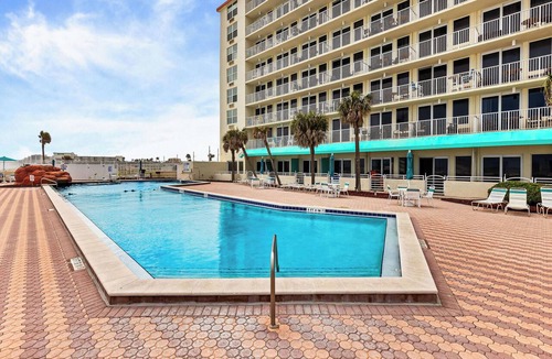 Lenox Park Condo | Harbour Beach Resort 103 | Ground-Floor Poolside Condo
