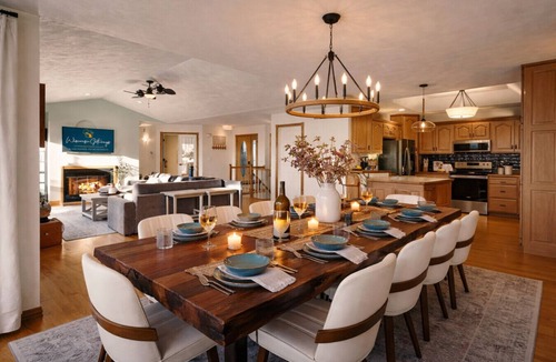 Chilton House | Harsch`s Beach Escape | Lake · Hot Tub · Theater