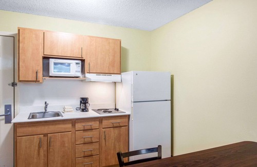 Lewisville Hotel | Hawthorn Extended Stay by Wyndham Lewisville