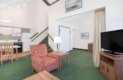 Allouez Hotel | Hawthorn Extended Stay by Wyndham Green Bay