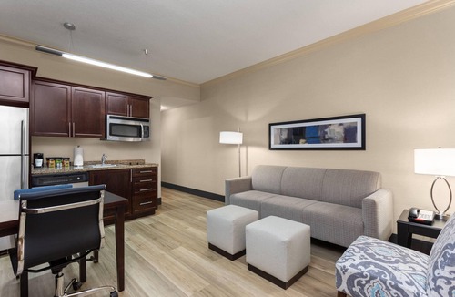 Palm Beach - West Palm Beach Hotel | Hawthorn Extended Stay by Wyndham West Palm Beach Airport