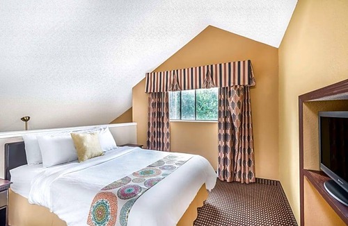 Dayton Hotel | Hawthorn Suites Dayton North