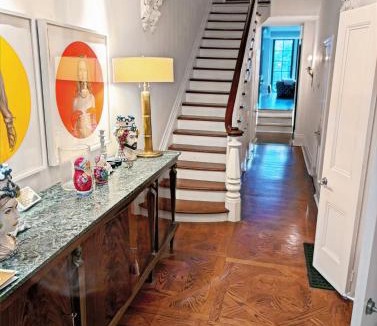 Bloor-Yorkville Bed & Breakfast | Hazelton Heritage Bed & Breakfast