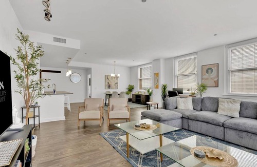 Downtown Fort Worth Apartment | HEB 104 Spacious Condo Downtown Fort Worth, Free Parking, Gym