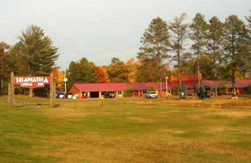 Eagle River Hotel | Hiawatha Lodge Inn