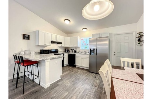 Silver Springs Shores House | Hidden Gem in Ocala: Escape to Serenity and Quiet