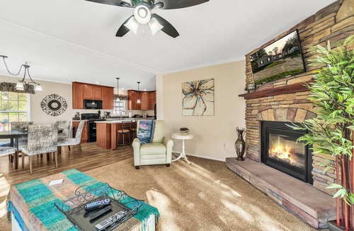 Brighton House | Hidden Lake Front ≈ New Build ★ Private Beach ✹ Fast WiFi ⇶
