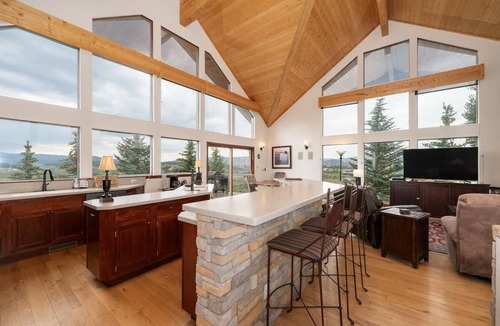 Tabernash House | Hidden River Ranch private hot tub