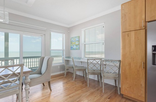 Vilano Beach Cottage | High Tide by Distinctive Beach Rentals