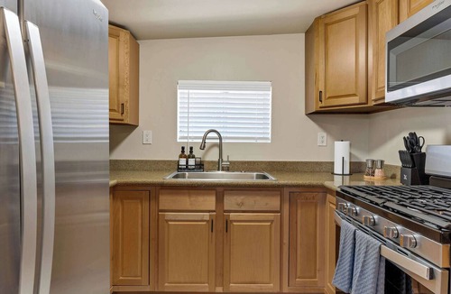 Rincon Heights House | Highland Hide Away | Boho Chic | UA Walk | Superhost