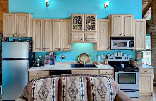 Miami Cabin | Hike, Fish & Relax: Secluded Miami Retreat w/Deck