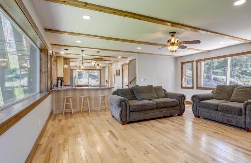 Echo Lake House | Hike, Ski & Explore! Spacious Home in Twin Bridges