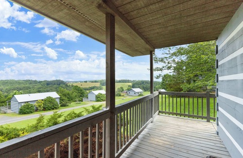 Fancy Gap Cabin | Hillside Hideout Log Cabin For 2! Cabin 10