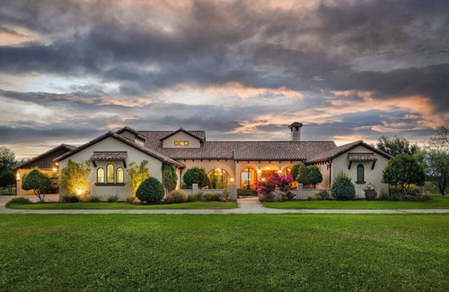 Parker County House | Hilltop Estate in Aledo with Pool, Hot Tub, Outdoor Kitchen & 100-Acre Views