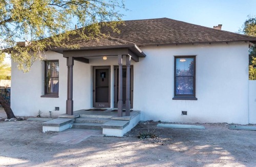 West University House | Historic 4th Ave Sunshine Suite