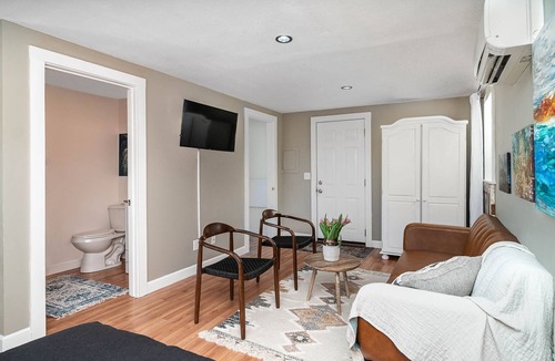 Tropic Apartment | Historic Arts District Studio