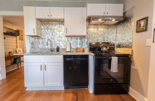 Danville House | Historic Charm + Modern Comfort | .8mile to Casino