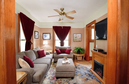Baraboo Cottage | Historic, dog friendly, 2-BR cottage, walking distance to downtown Baraboo