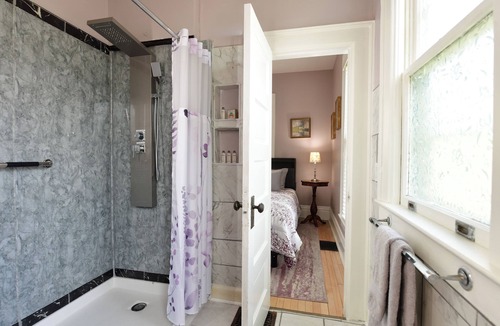 Baraboo Cottage | Historic, dog friendly, 2-BR cottage, walking distance to downtown Baraboo