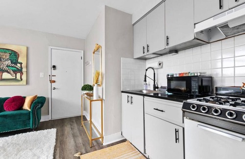 Neenah Apartment | Historic|Luxury|Fireplace!