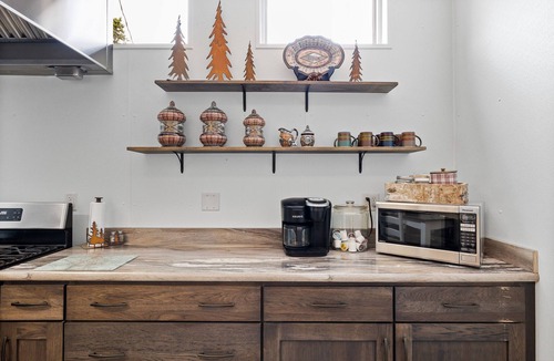 Custer House | Historic Outside, Comfort Inside – Downtown Custer Retreat
