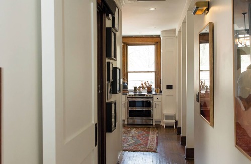 Weston Apartment | Historic Weston Loft w/Balcony - Walk to Shops - Sleeps 6 - Downtown Views