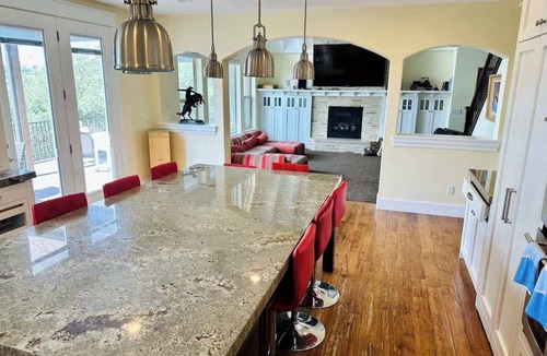 Layton House | Hobbs Creek Summary: