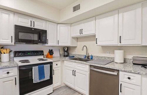 Lubbock Apartment | Hoff Gardens 38 - 1BR/1BA - Downtown Lubbock