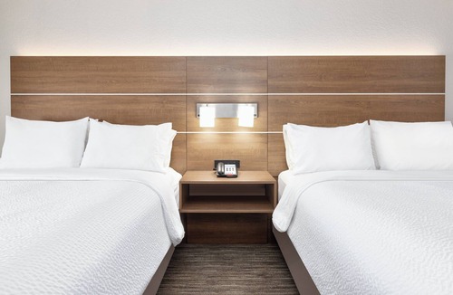 Amarillo Hotel | Holiday Inn Express Amarillo South by IHG
