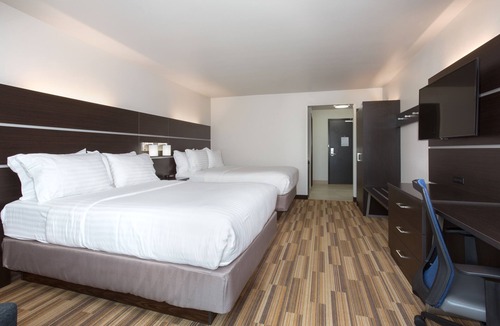 Lincoln Hotel | Holiday Inn Express and Suites Lincoln I - 80 by IHG