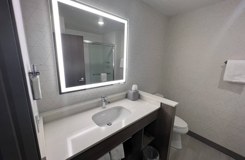 Tomah Hotel | Holiday Inn Express and Suites Tomah by IHG