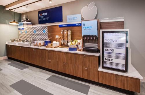 Danville Hotel | Holiday Inn Express Danville by IHG