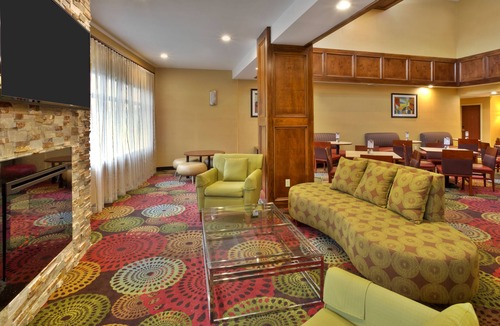Frankenmuth Hotel | Holiday Inn Express Hotel & Suites Frankenmuth by IHG
