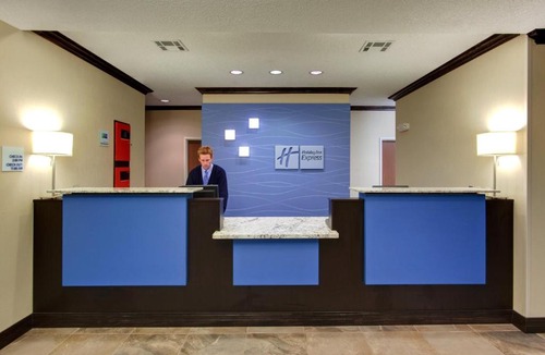 Albuquerque Hotel | Holiday Inn Express Hotel & Suites Albuquerque Airport by IHG
