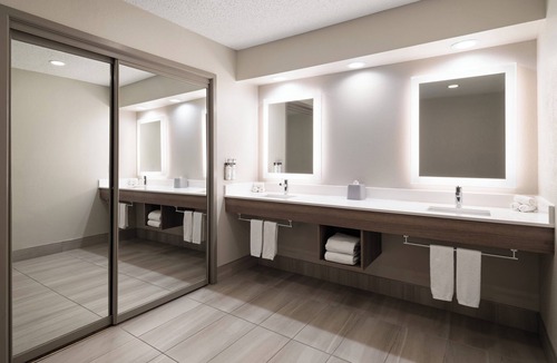 Sheboygan Hotel | Holiday Inn Express Sheboygan-Kohler by IHG