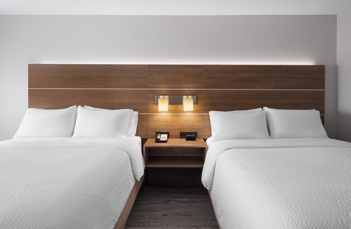 Sheboygan Hotel | Holiday Inn Express Sheboygan-Kohler by IHG