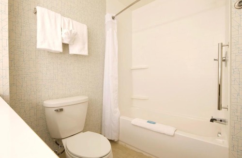 Port Huron Hotel | Holiday Inn Express & Suites Port Huron by IHG