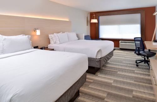 Brighton Hotel | Holiday Inn Express & Suites Brighton South - US 23 by IHG
