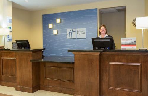 Moultrie Hotel | Holiday Inn Express & Suites Moultrie by IHG