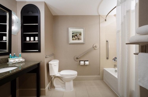 Bells Corners Hotel | Holiday Inn Express & Suites Ottawa West - Nepean by IHG