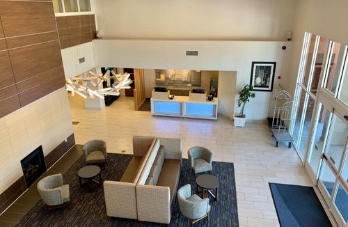Tracy Hotel | Holiday Inn Express & Suites Tracy by IHG