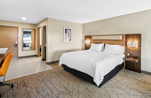 Council Bluffs Hotel | Holiday Inn Express Hotel & Suites Council Bluffs - Conv Ctr by IHG