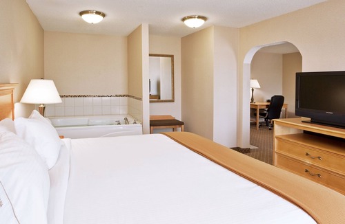 Chesterfield Hotel | Holiday Inn Express & Suites Chesterfield by IHG