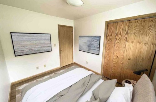 Ottawa Apartment | Home Away From Home